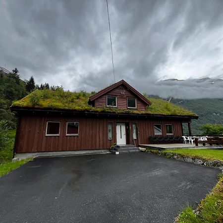 Fossen Accommodation Geiranger Exterior foto