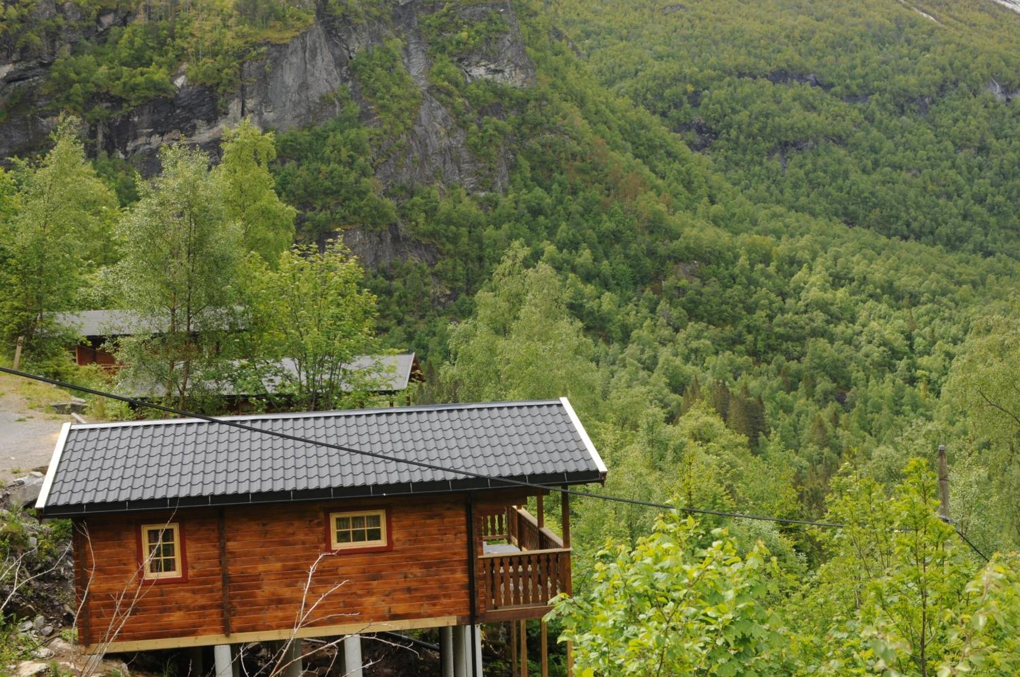 Fossen Accommodation Geiranger Exterior foto